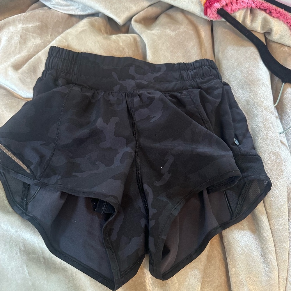 Lulu camouflage hotty hots! RARE size 2 low rise 2.5”